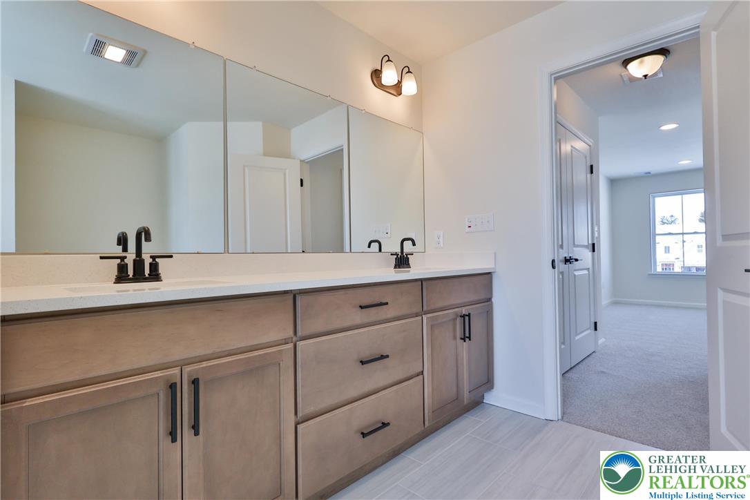 353 Abby Road, Unit LOT 40 Macungie, PA 18062 - Photo 32 of 41 Owner's Bathroom