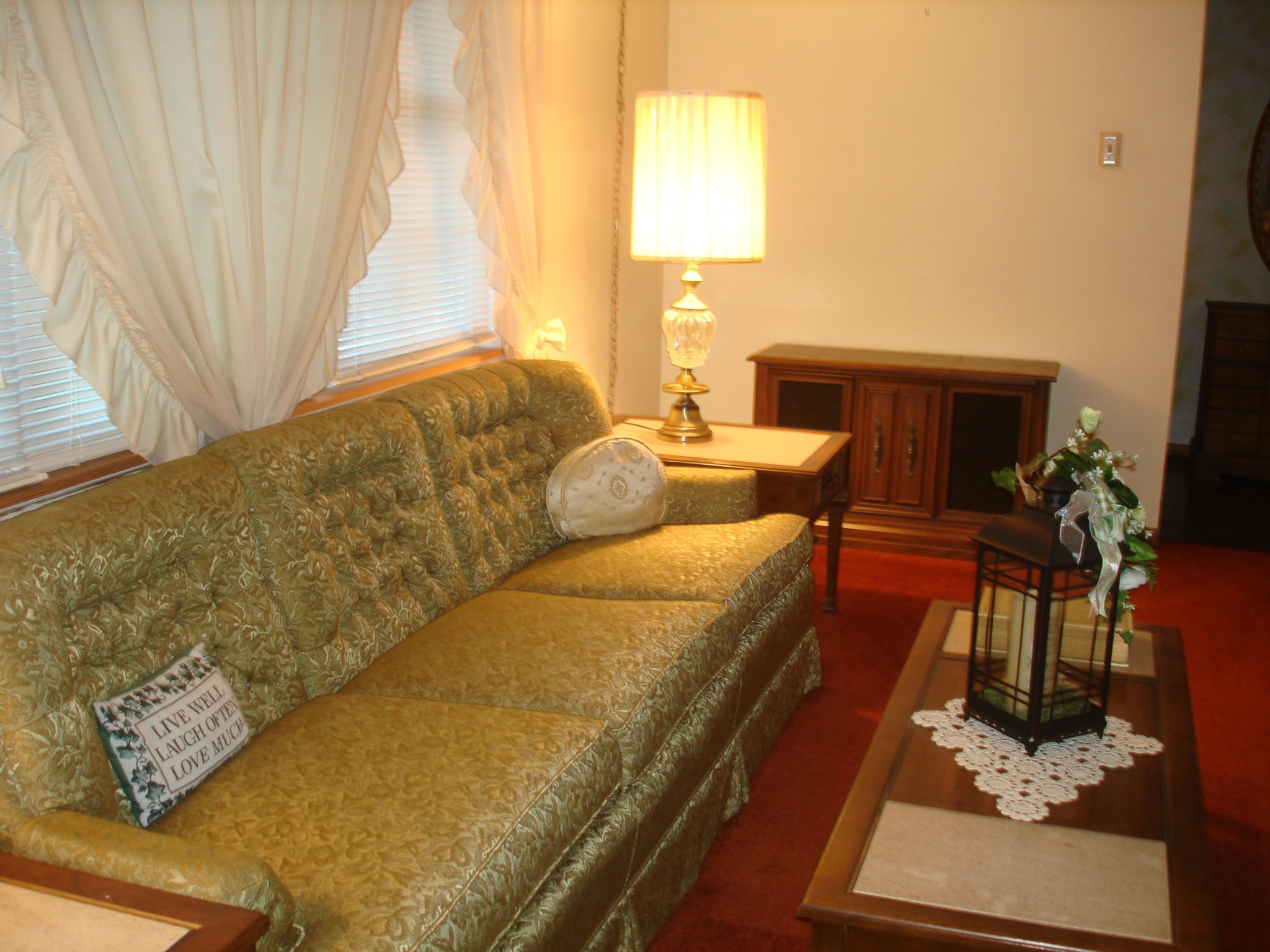 225 Sherwood Road Powell, TN 37849 - Photo 2 of 17 a living room with furniture and a couch