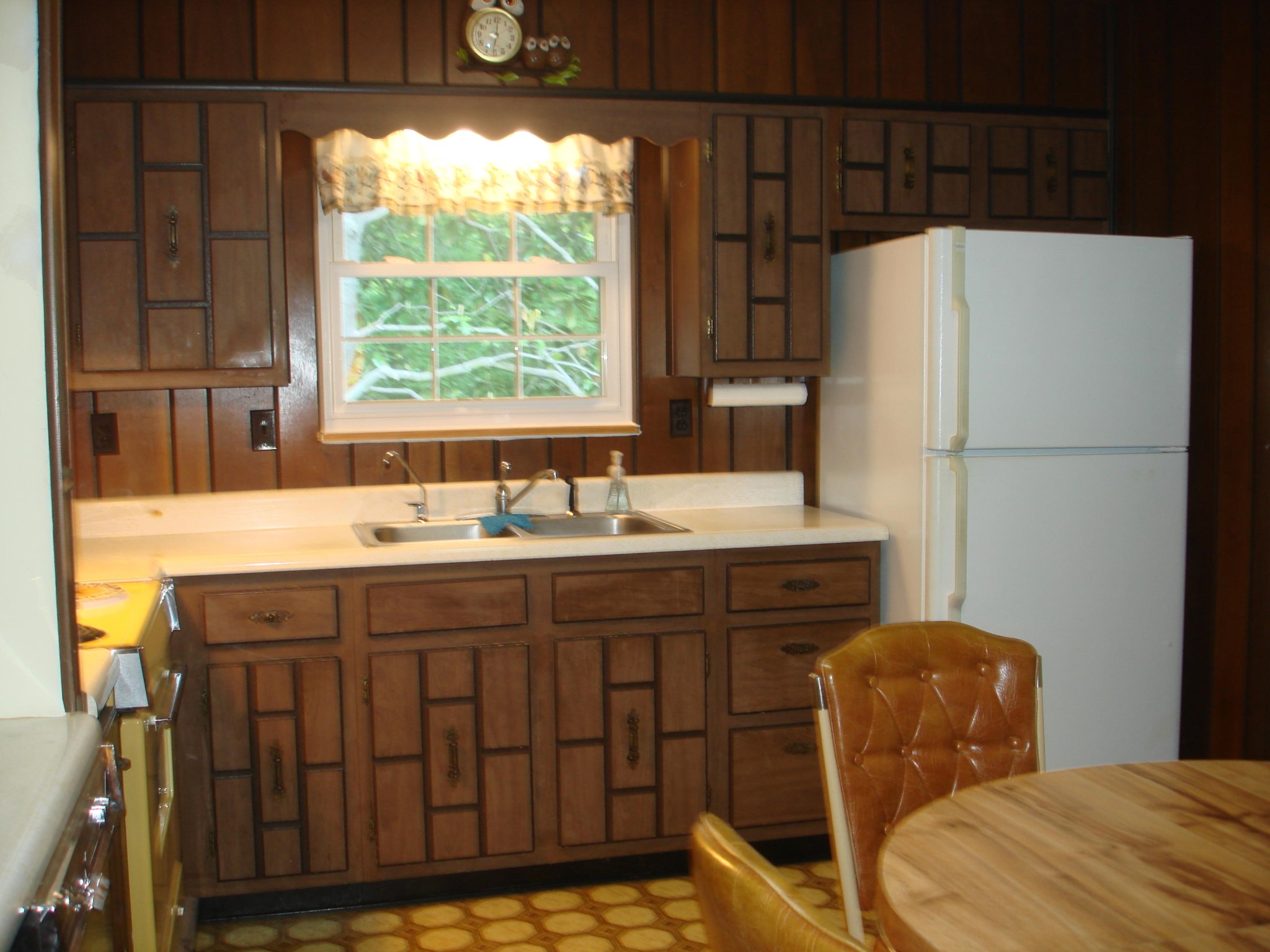 225 Sherwood Road Powell, TN 37849 - Photo 5 of 17 a bathroom with a sink and a large window