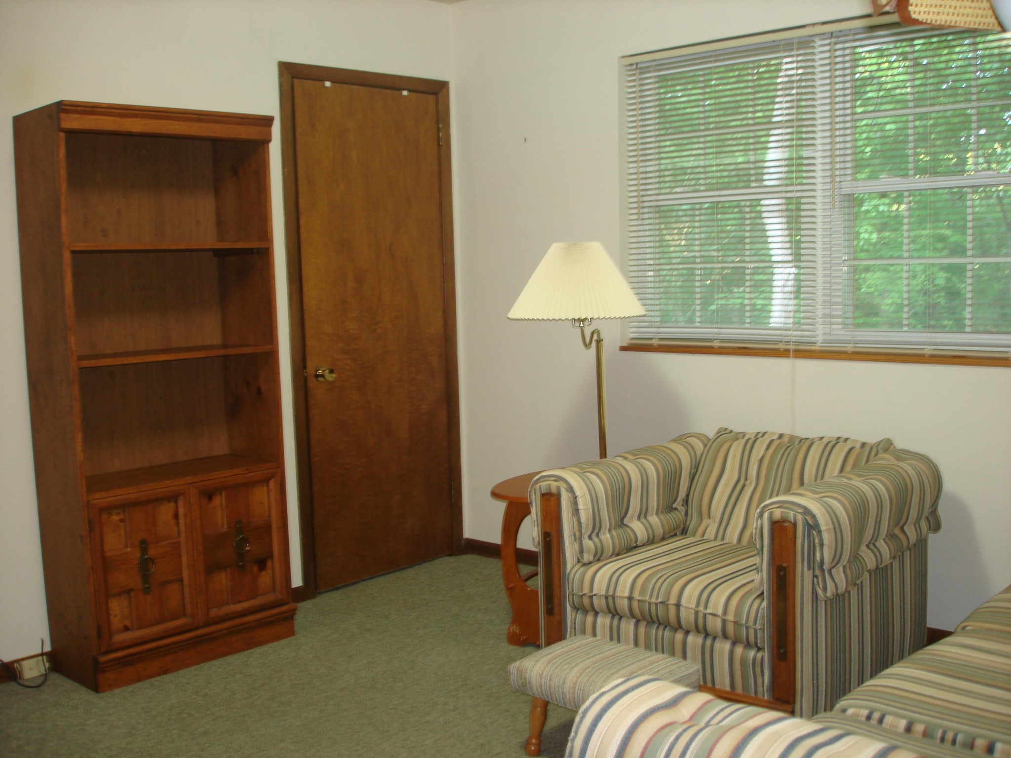 225 Sherwood Road Powell, TN 37849 - Photo 8 of 17 a living room with furniture