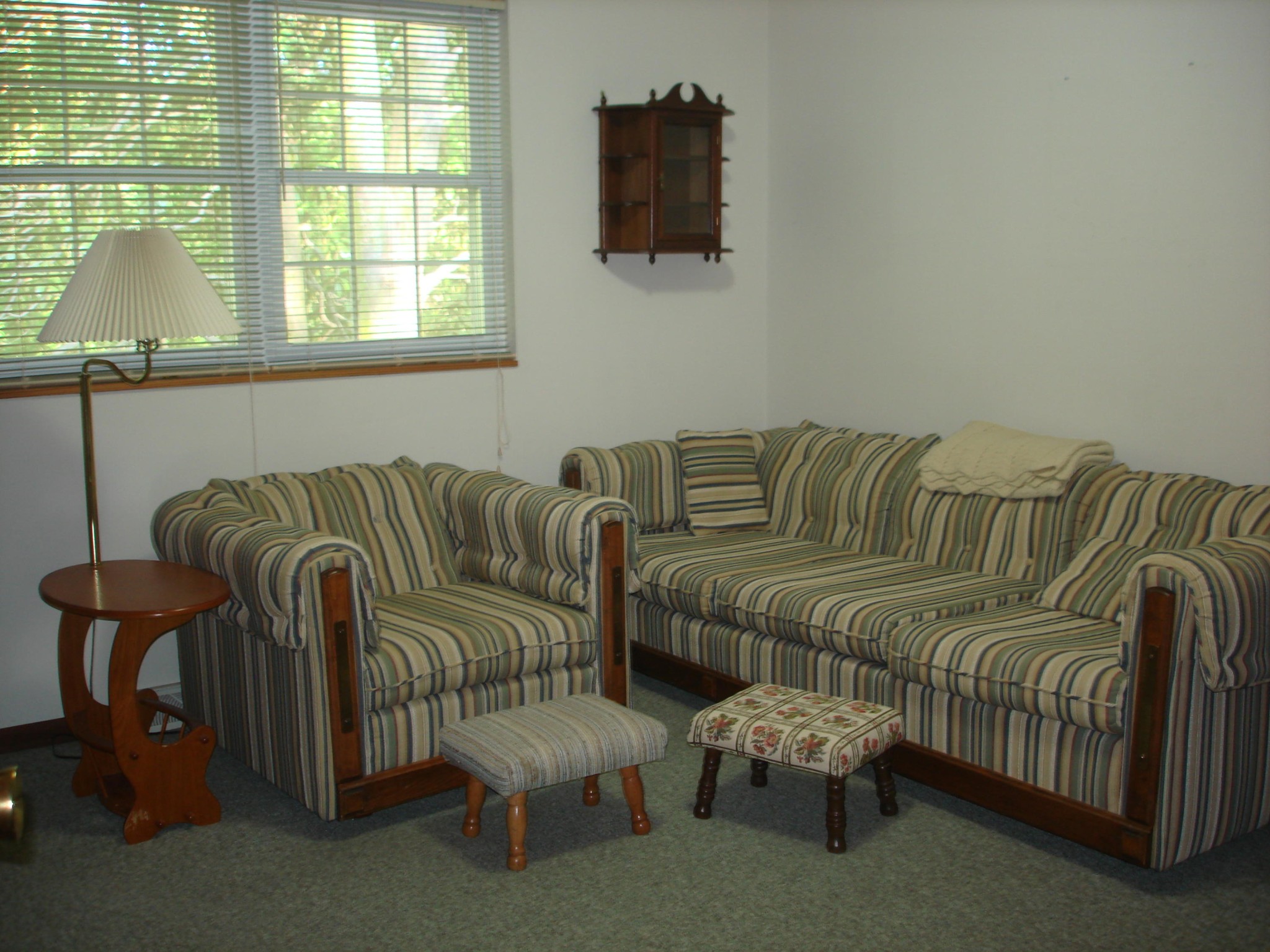 225 Sherwood Road Powell, TN 37849 - Photo 9 of 17 a living room with furniture