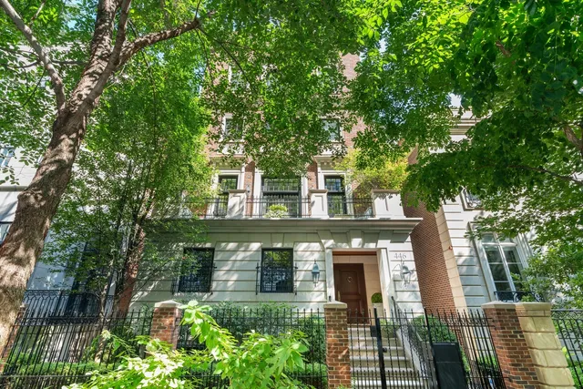 $3,750,000 | 446 West Huron Street, Chicago, IL 60654