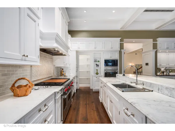 $3,750,000 | 446 West Huron Street, Chicago, IL 60654