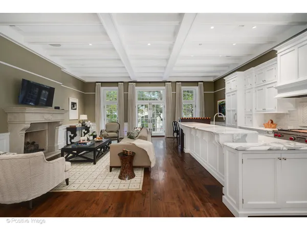 $3,750,000 | 446 West Huron Street, Chicago, IL 60654