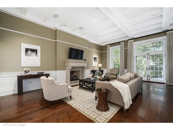 $3,750,000 | 446 West Huron Street, Chicago, IL 60654