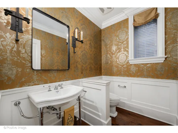 $3,750,000 | 446 West Huron Street, Chicago, IL 60654