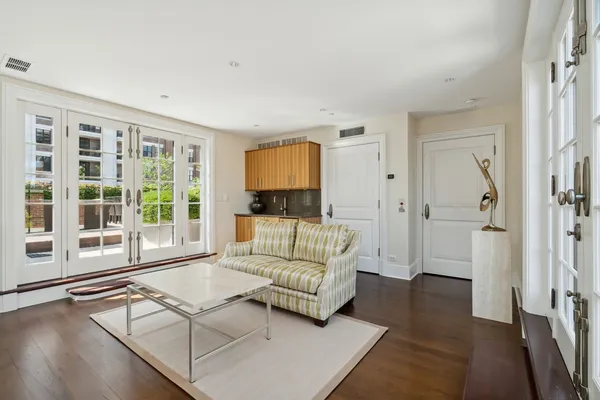 $3,750,000 | 446 West Huron Street, Chicago, IL 60654