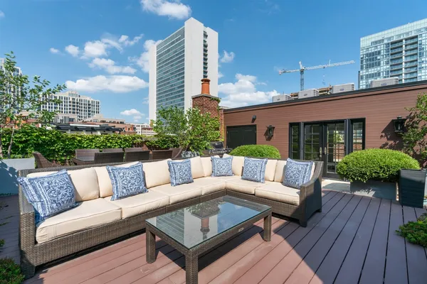 $3,750,000 | 446 West Huron Street, Chicago, IL 60654