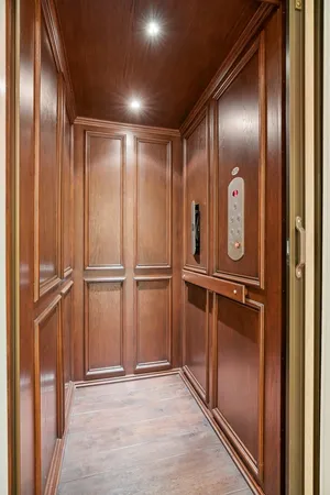 $3,750,000 | 446 West Huron Street, Chicago, IL 60654