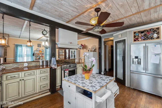 $384,900 | 1205 West Old Andrew Johnson Highway, New Market, TN 37820