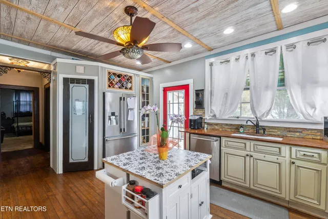 $384,900 | 1205 West Old Andrew Johnson Highway, New Market, TN 37820