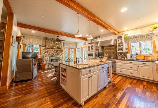 $2,300,000 | 42732 284th Avenue Southeast, Enumclaw, WA 98022