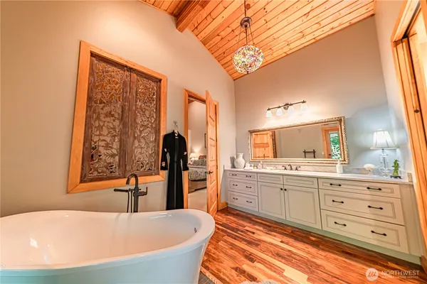 $2,300,000 | 42732 284th Avenue Southeast, Enumclaw, WA 98022