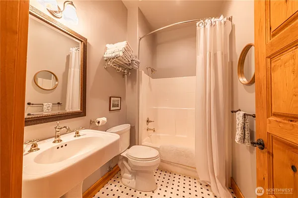 $2,300,000 | 42732 284th Avenue Southeast, Enumclaw, WA 98022