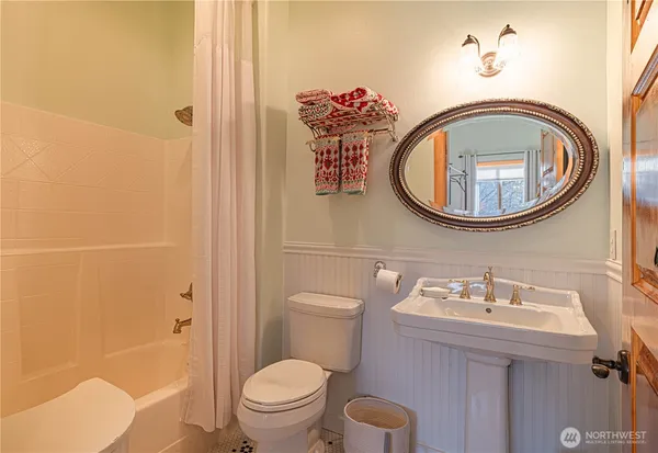 $2,300,000 | 42732 284th Avenue Southeast, Enumclaw, WA 98022