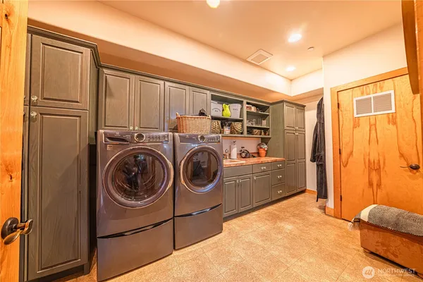 $2,300,000 | 42732 284th Avenue Southeast, Enumclaw, WA 98022