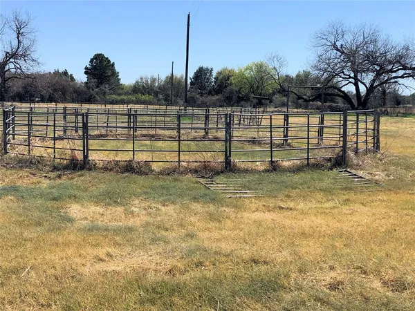 $2,500 | 4456 County Road 411, Glen Rose, TX 76043