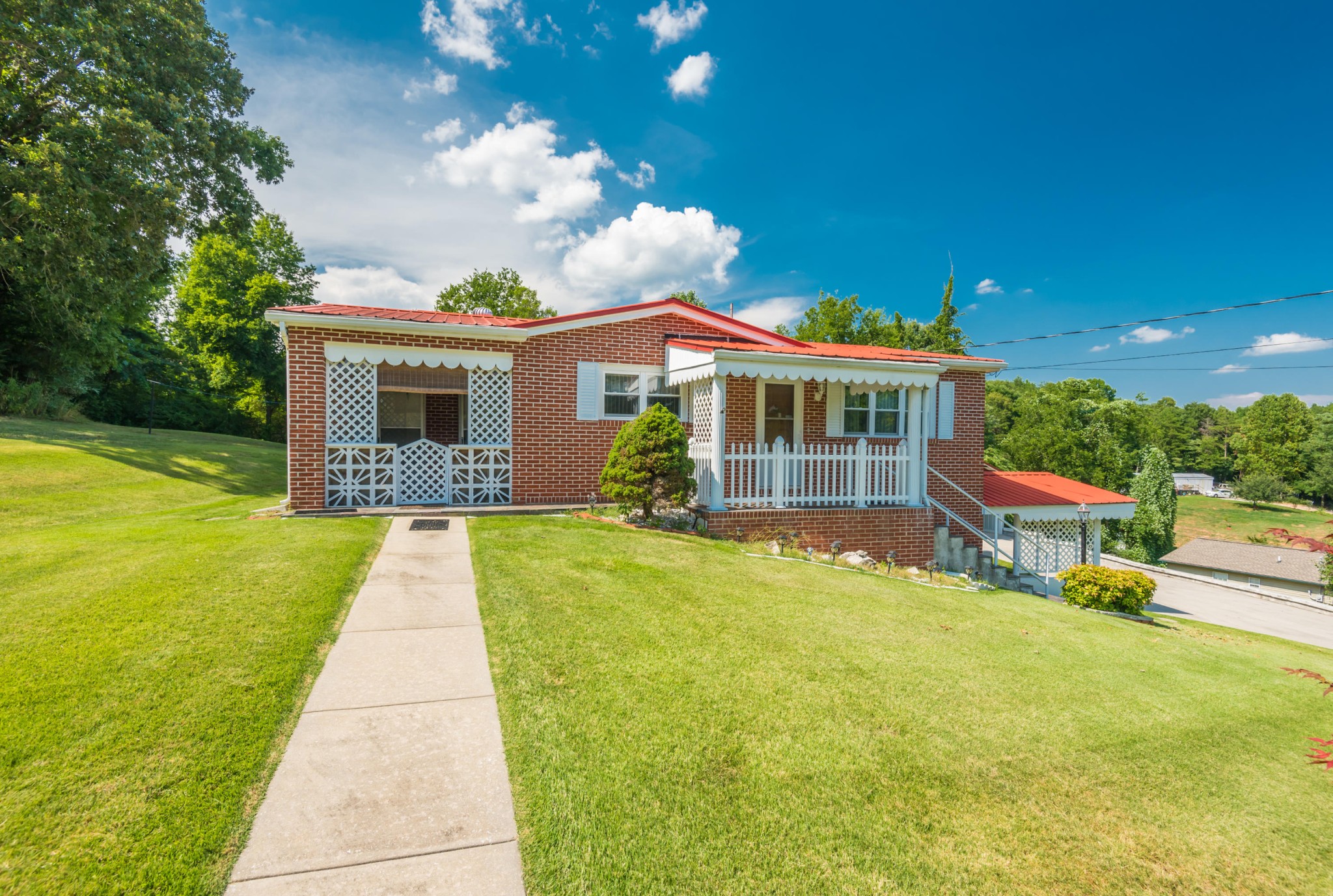 210 Lakeview Road Harriman, TN 37748 - Photo 2 of 35 Gallery Image 2