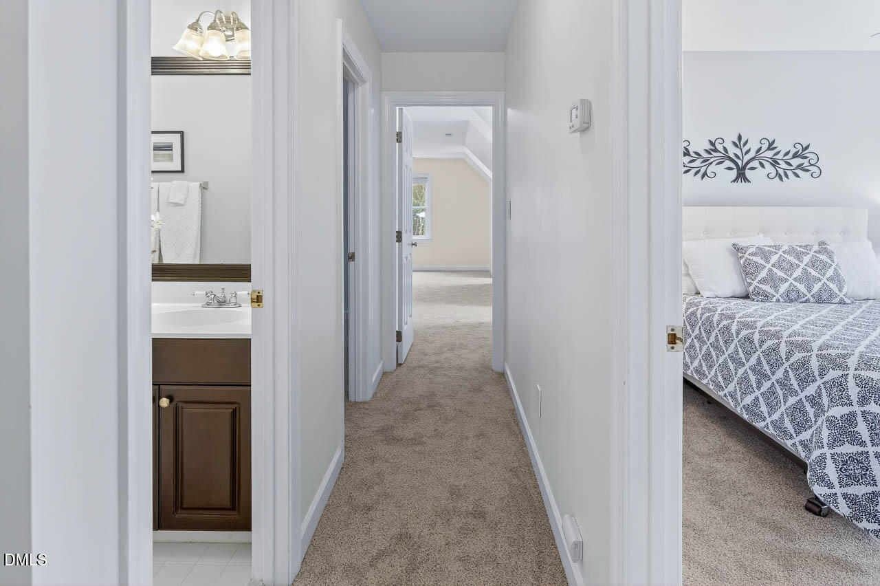 7905 Pony Pasture Court Raleigh, NC 27612 - Photo 35 of 42 7904 Pony Pasture Ct - Fotello interior-