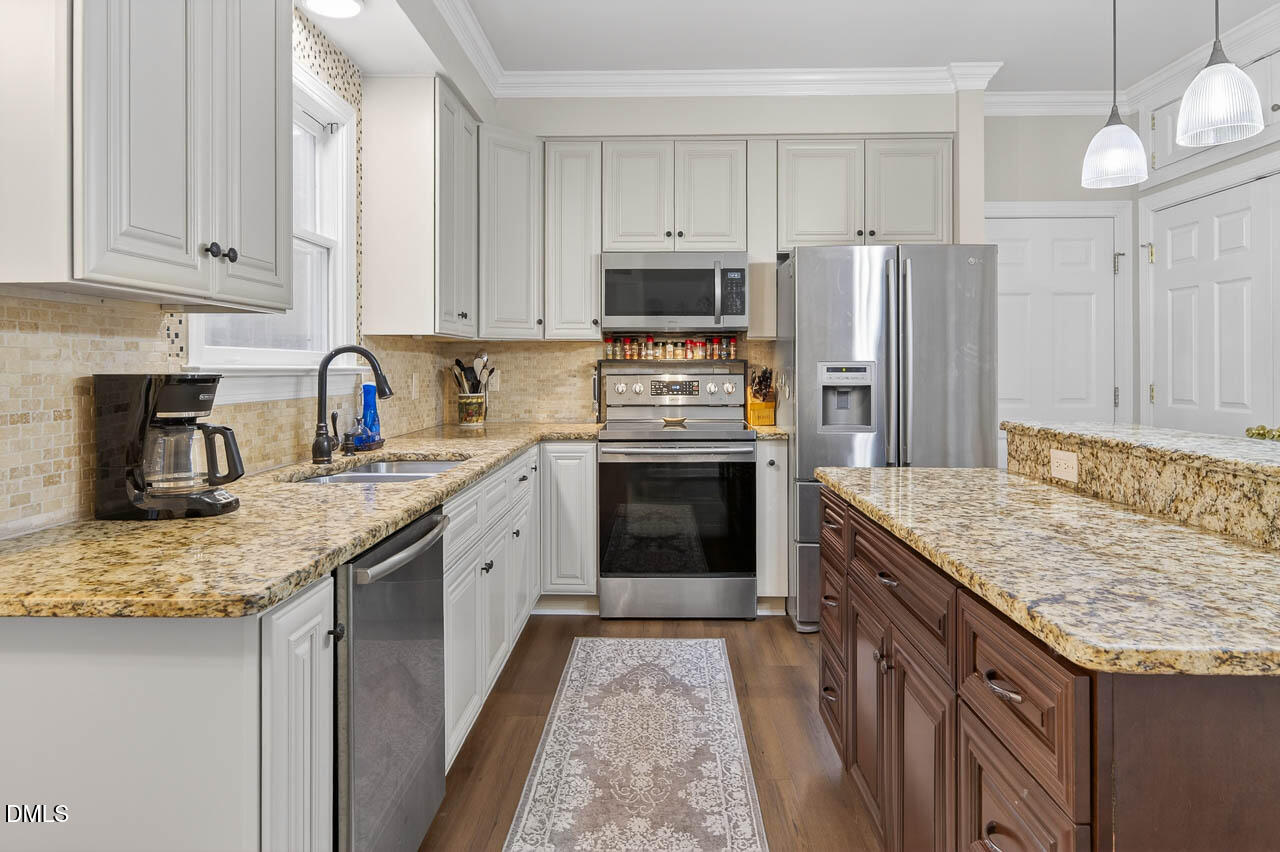 7905 Pony Pasture Court Raleigh, NC 27612 - Photo 4 of 42 7904 Pony Pasture Ct - Fotello interior-