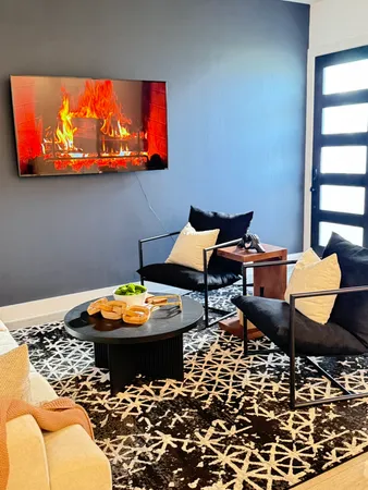 $1,850 | 5527 Denmark Street, Unit B, Houston, TX 77028