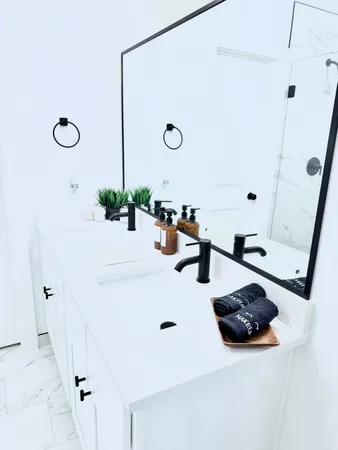 $1,850 | 5527 Denmark Street, Unit B, Houston, TX 77028