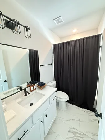 $1,850 | 5527 Denmark Street, Unit B, Houston, TX 77028