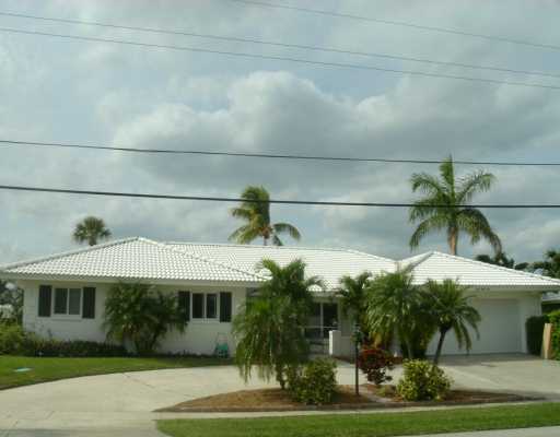 951 Hickory Terrace Boca Raton, FL 33486 - Photo 1 of 16 Primary Photo