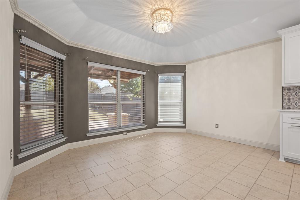 7103 Camp Creek Drive Arlington, TX 76002 - Photo 13 of 29 a view of an empty room with a window