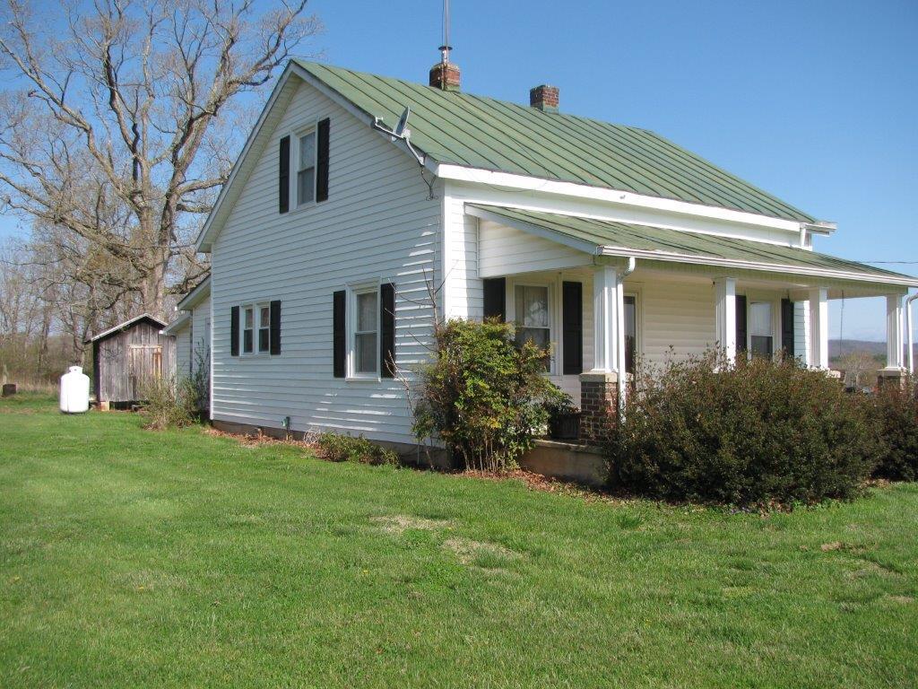 120 Saunders Shop Road Gretna, VA 24557 - Photo 6 of 32 a view of front of house with a yard