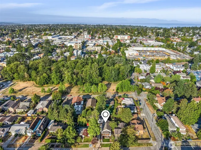 $524,999 | 9545 Wallingford Avenue North, Seattle, WA 98103