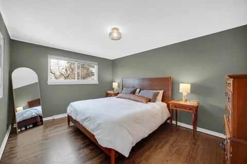 $425,000 | 802 North Kennicott Avenue, Arlington Heights, IL 60004