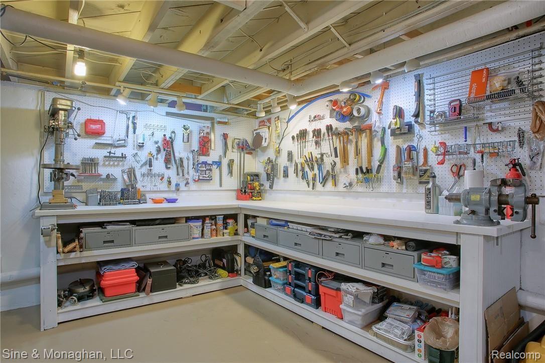 601 Lincoln Road Grosse Pointe, MI 48230 - Photo 35 of 40 35-Lower Level Workroom.jpg