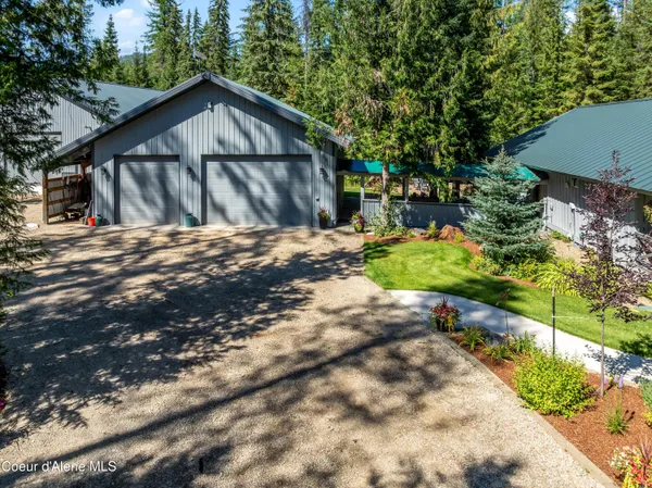 $998,000 | 2158 Reeder Creek Road, Nordman, ID 83848