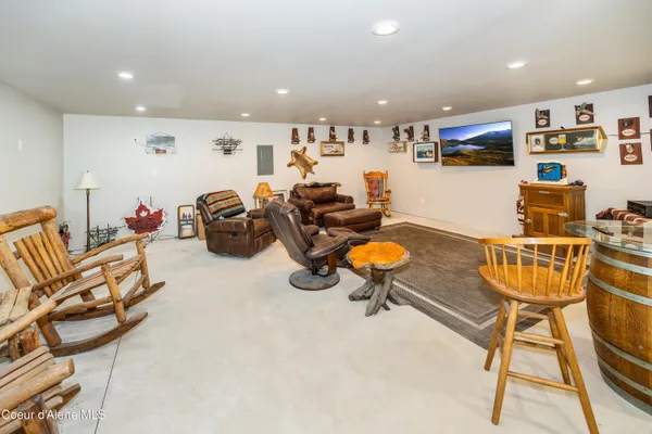 $998,000 | 2158 Reeder Creek Road, Nordman, ID 83848