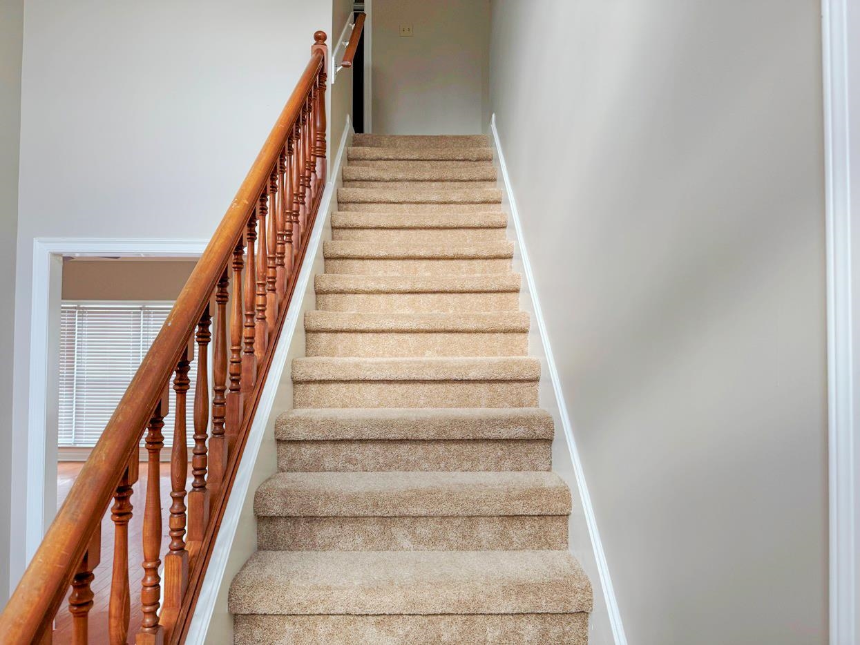 8810 Raspberry Lane Memphis, TN 38016 - Photo 16 of 28 Stairs with baseboards