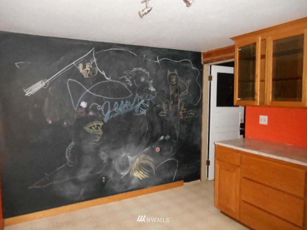 5318 Northeast 4th Street Renton, WA 98059 - Photo 14 of 24