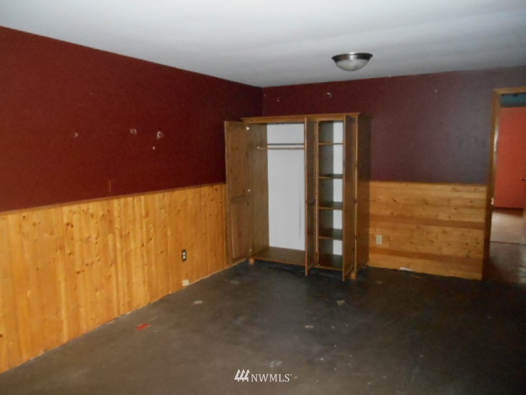 5318 Northeast 4th Street Renton, WA 98059 - Photo 15 of 24