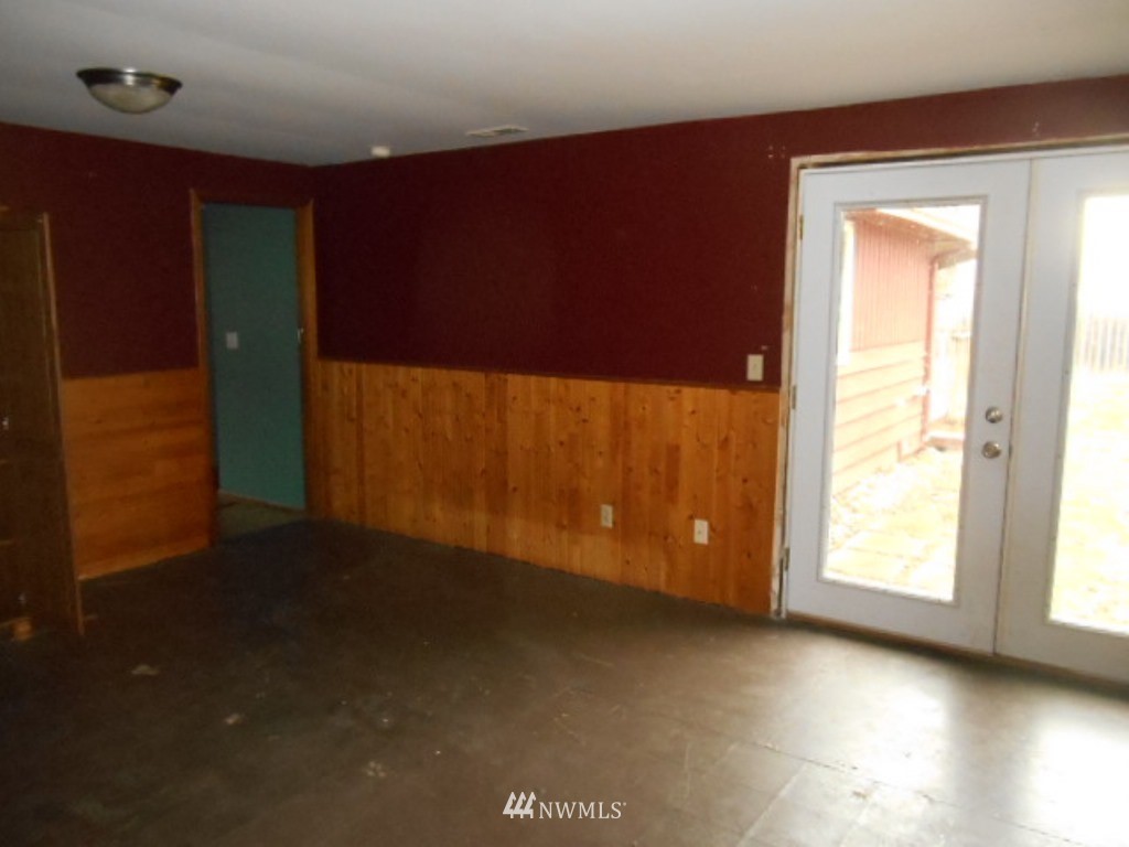 5318 Northeast 4th Street Renton, WA 98059 - Photo 16 of 24