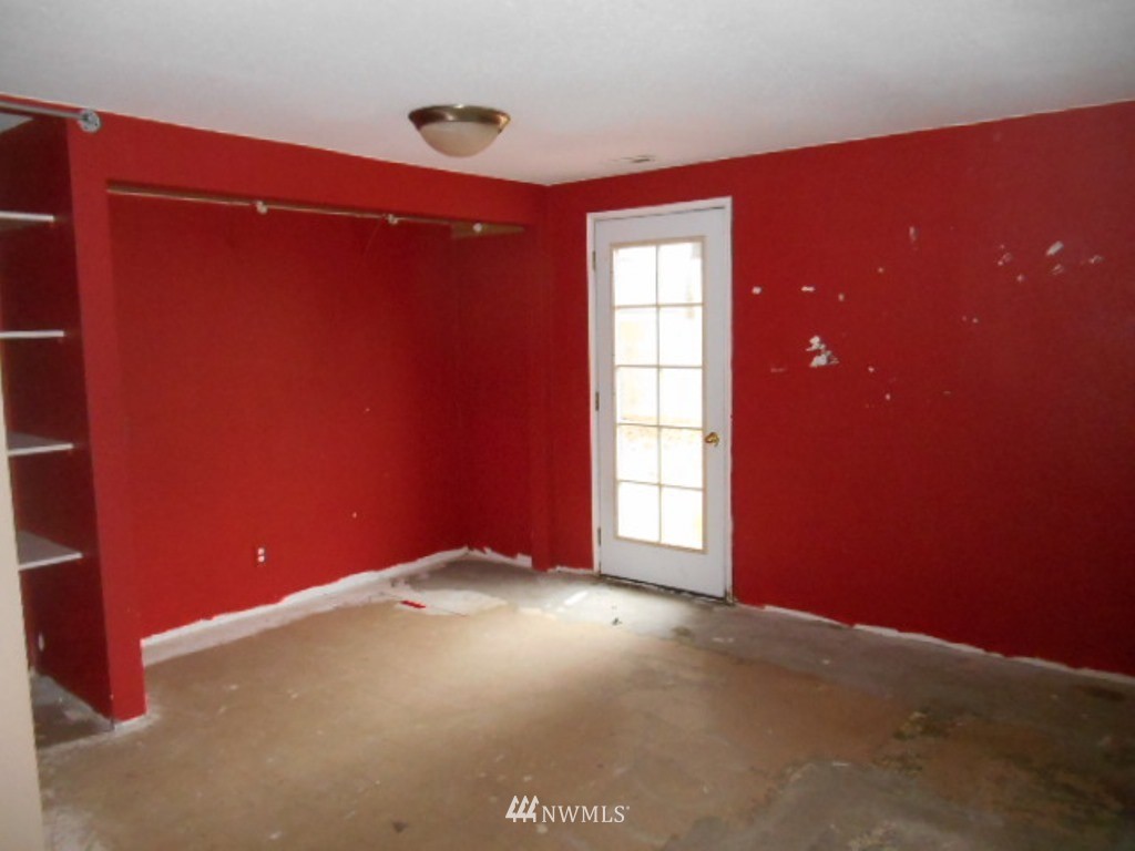 5318 Northeast 4th Street Renton, WA 98059 - Photo 18 of 24