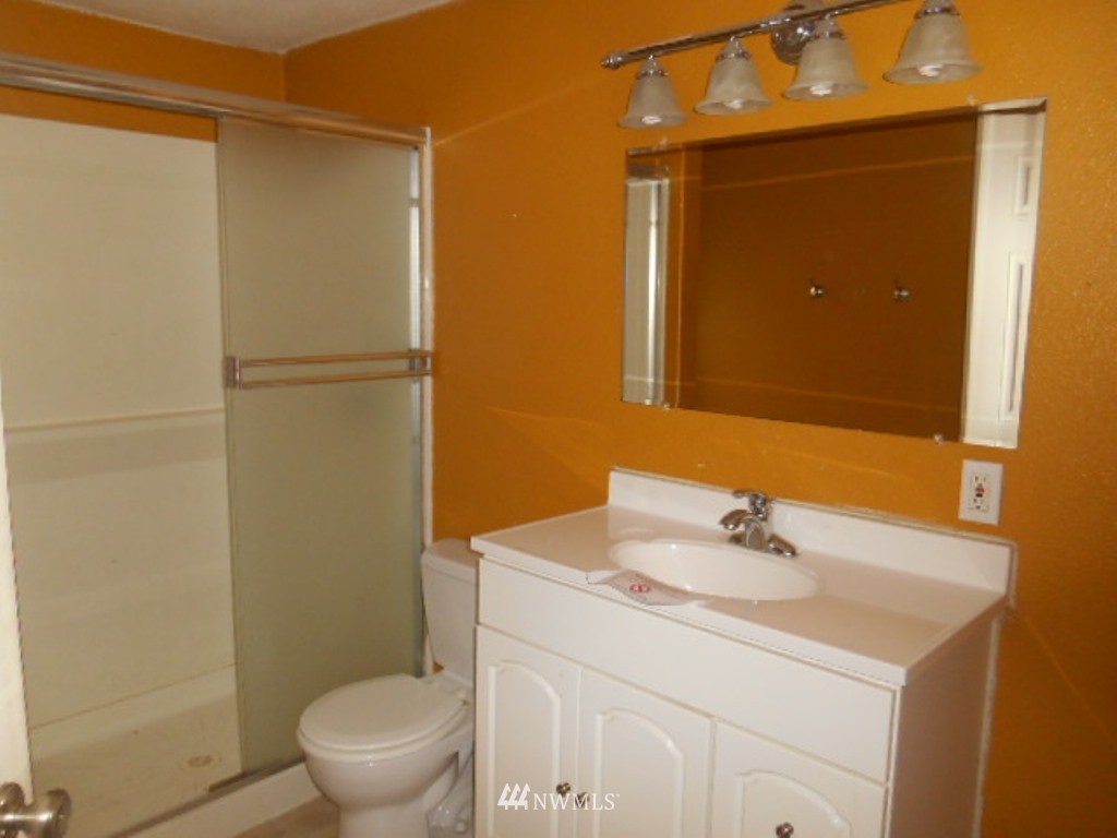 5318 Northeast 4th Street Renton, WA 98059 - Photo 19 of 24
