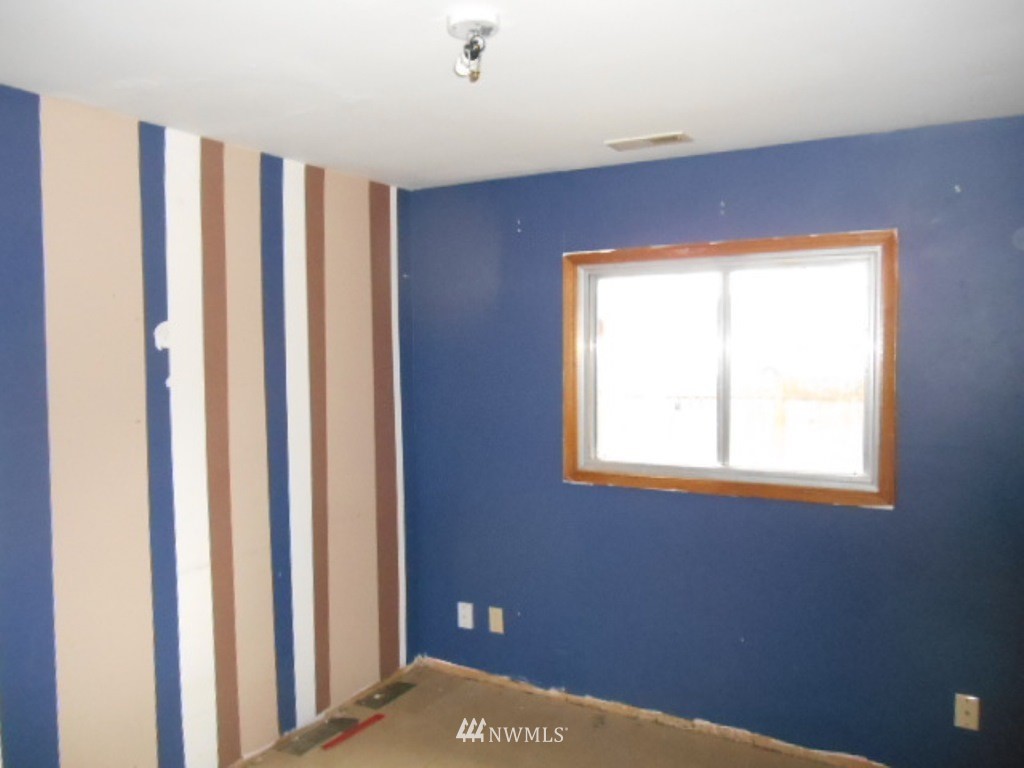 5318 Northeast 4th Street Renton, WA 98059 - Photo 20 of 24