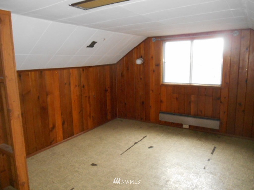5318 Northeast 4th Street Renton, WA 98059 - Photo 23 of 24