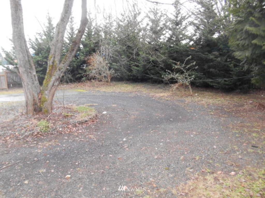 5318 Northeast 4th Street Renton, WA 98059 - Photo 6 of 24