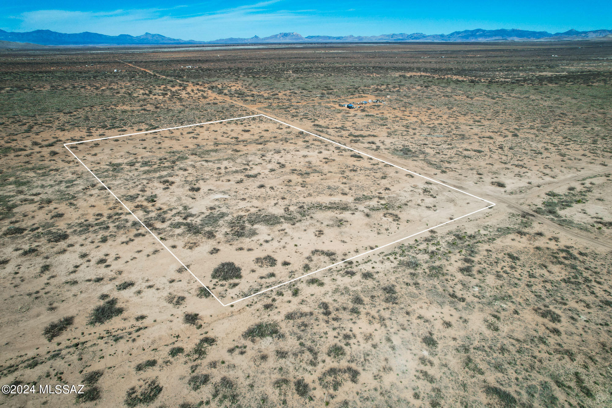 5-acres South Catclaw Road, Unit 6 Pearce, AZ 85625 - Photo 4 of 17