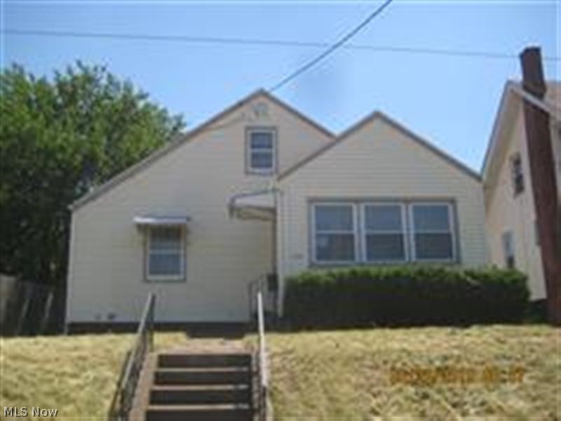 724 Wertz Avenue Northwest Canton, OH 44708 - Photo 1 of 9