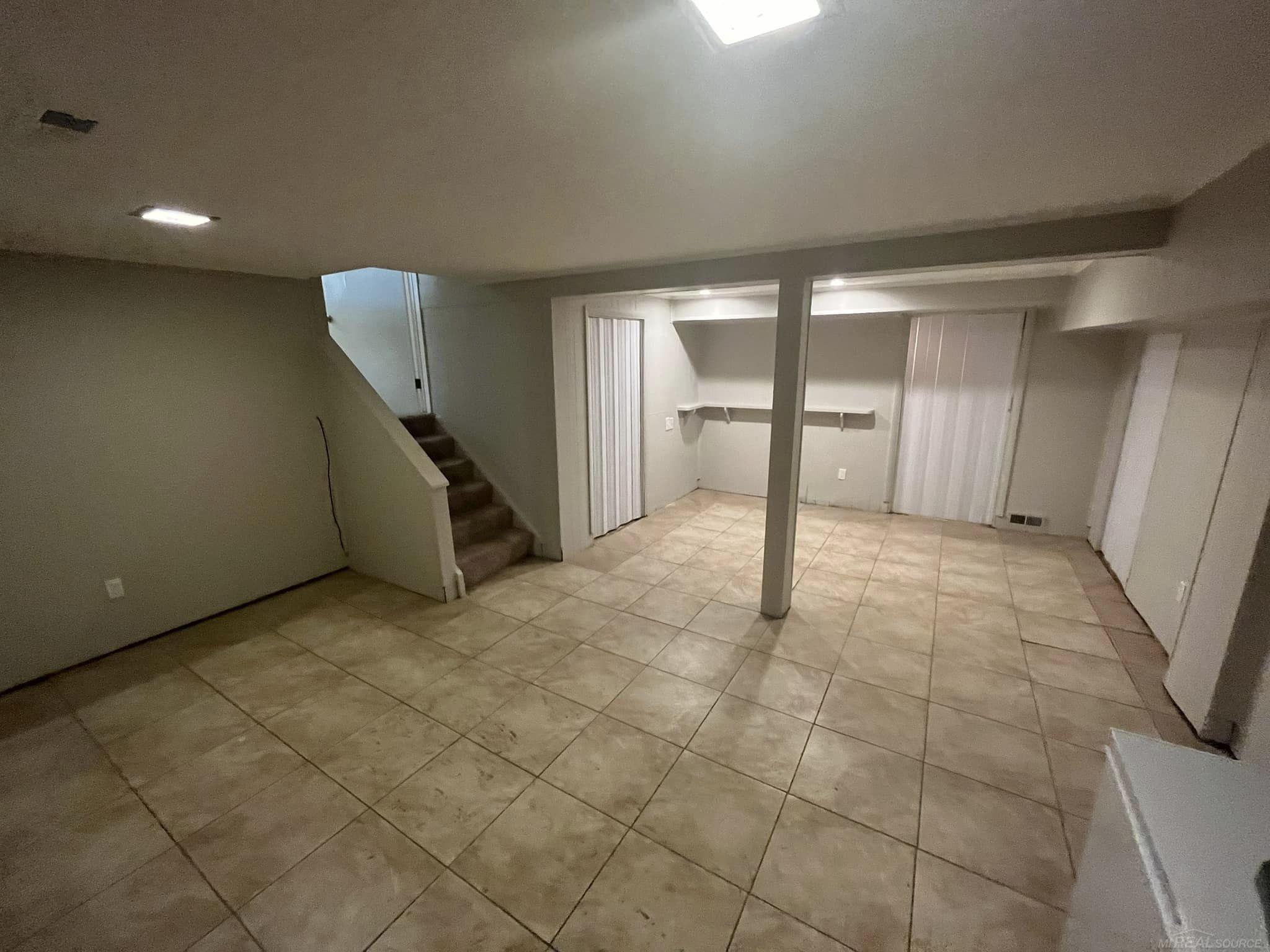 4363 Highfield Road Waterford, MI 48329 - Photo 22 of 29 50124619-21.JPG