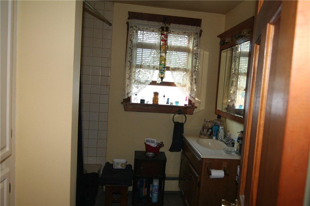 298 Read Avenue Coventry, RI 02816 - Photo 9 of 12 Gallery Image 9