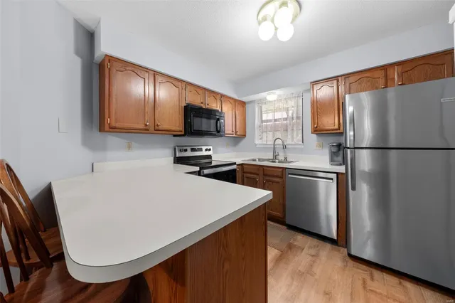 $169,900 | 12944 Bryce Canyon Drive, Maryland Heights, MO 63043