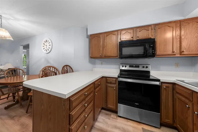 $169,900 | 12944 Bryce Canyon Drive, Maryland Heights, MO 63043